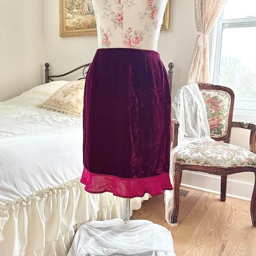 velvet midi skirt  90s casual corner burgundy velvet midi skirt size‎ 4